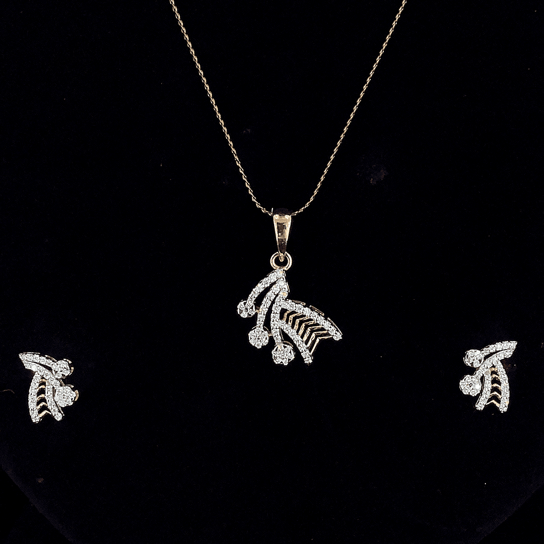 Aurelle Diamond Pendant Set