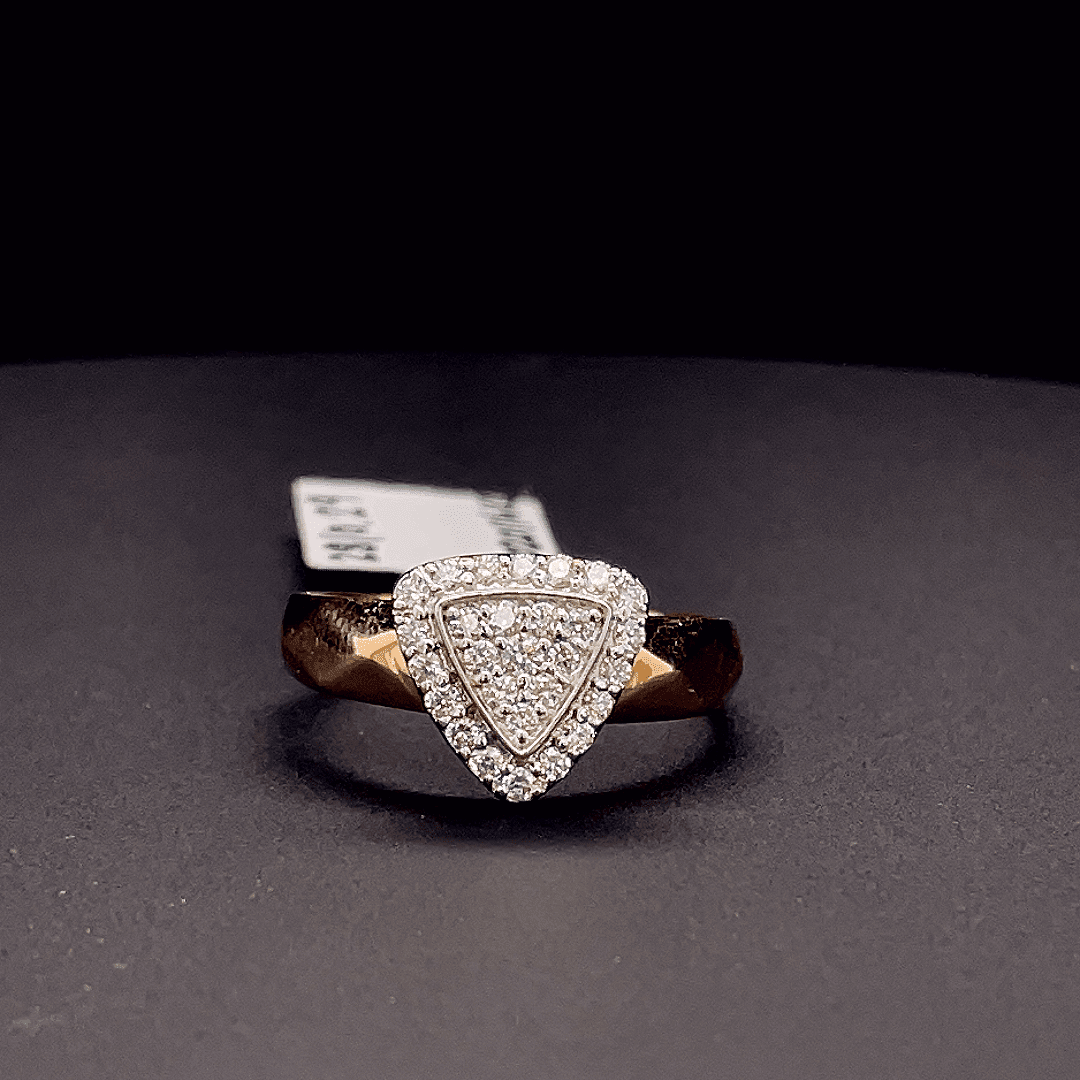 Triara Halo Diamond Ring (1)